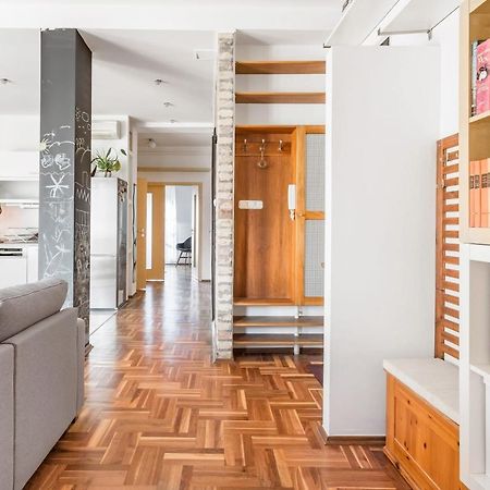 בודפשט Relax Into Loft Living At A Light-Filled City Escape מראה חיצוני תמונה