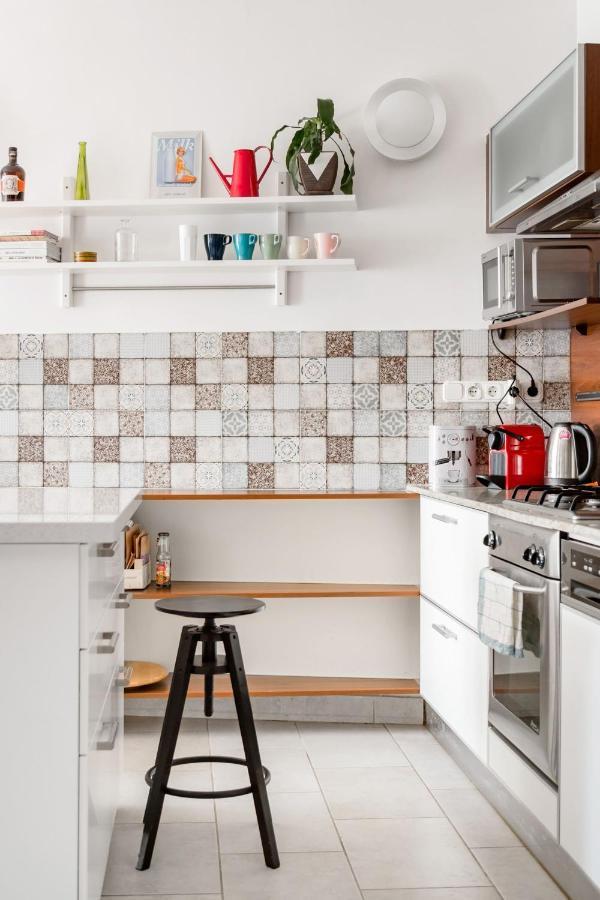 בודפשט Relax Into Loft Living At A Light-Filled City Escape מראה חיצוני תמונה
